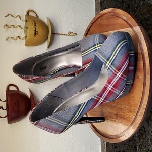 Fioni Tartan heels Size 8.5